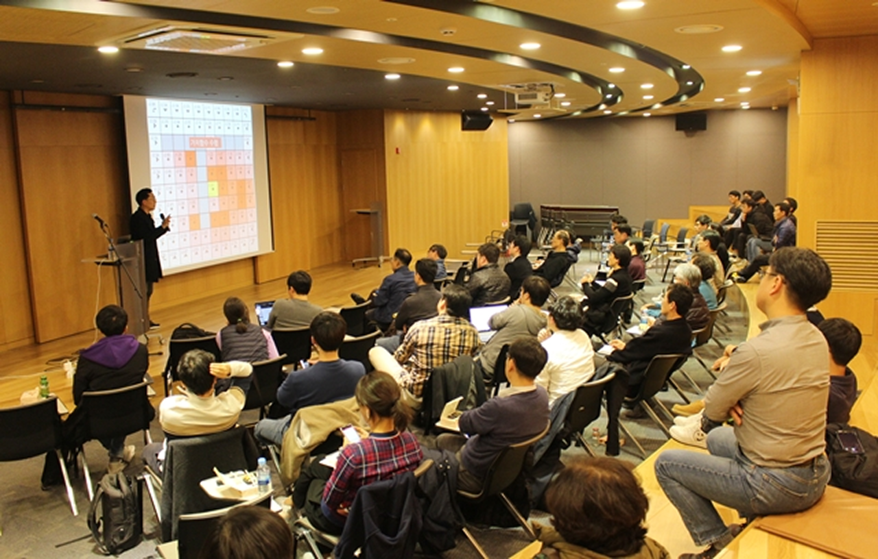 2019년 AI프렌즈 학술세미나에 참여하여 발표한 이주행 대표님, 이정원 부대표님